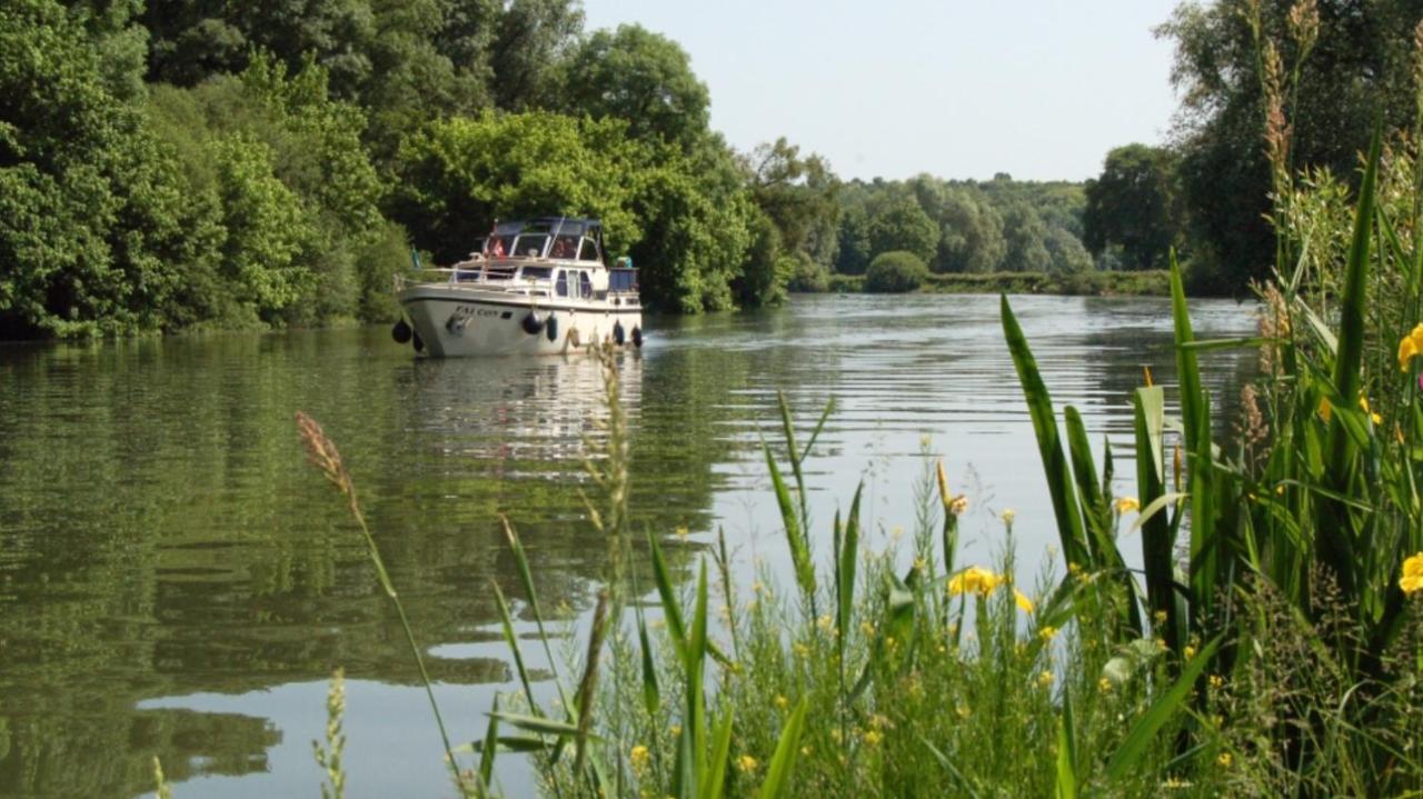 Au Cafe De La Gare, Spa, Peche En Saone Bourgogne Maison De Charme Spacieuse Dijon Dole Gray Pontailler-sur-Saone Εξωτερικό φωτογραφία